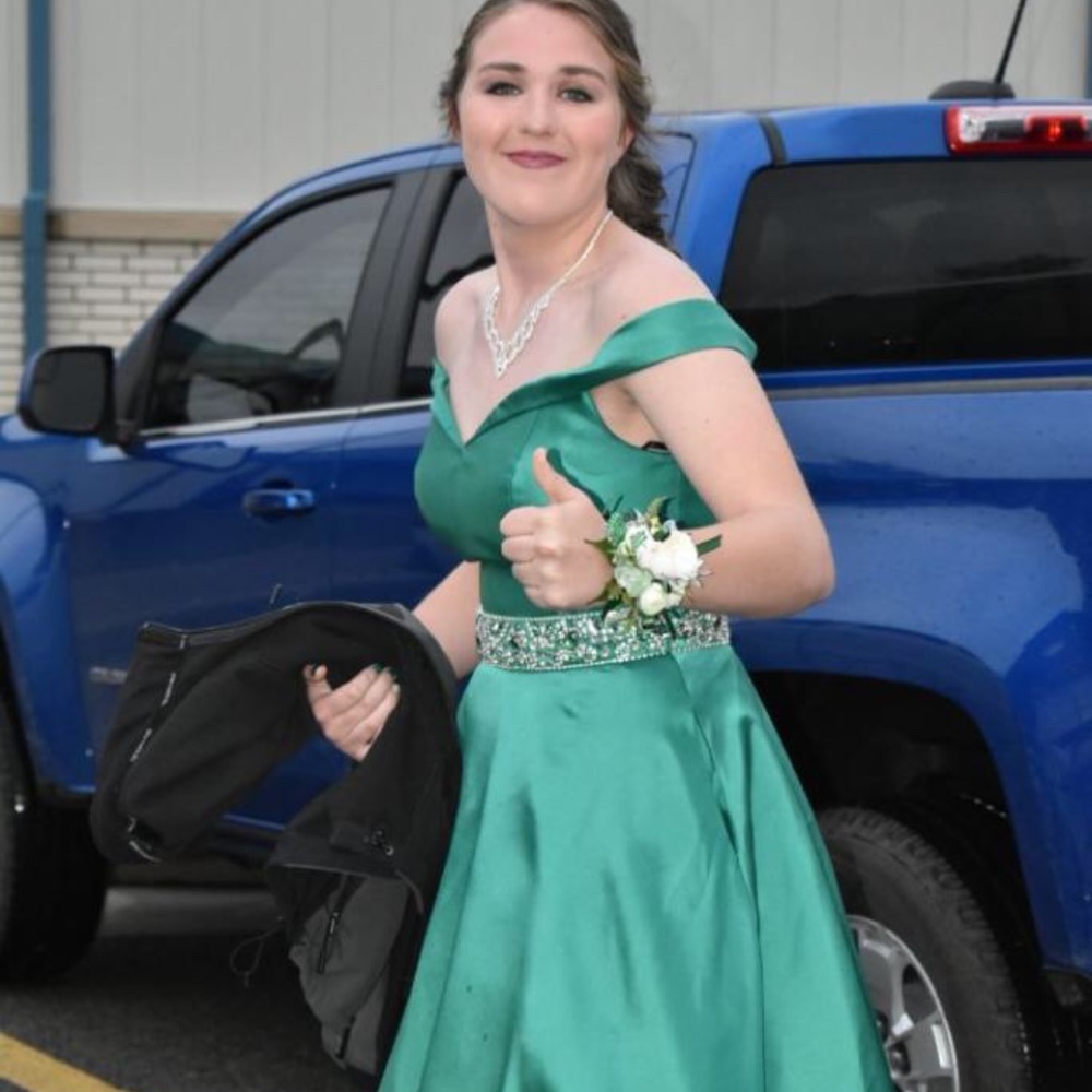 Prom dress - Picture 4 of 5